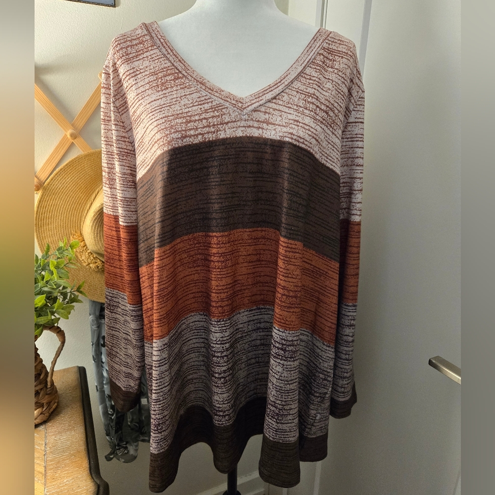 NWT BloomChic Oversized Brown and Orange Long Sleeve Tunic